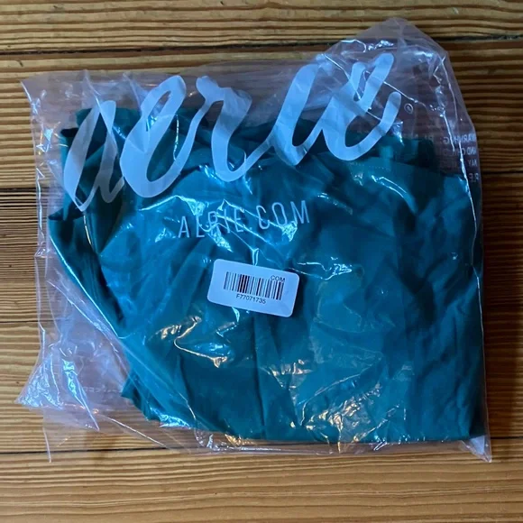 NWT Aerie 4" Hot Stuff Short in Fresh Teal Sz XS. - Picture 6 of 14